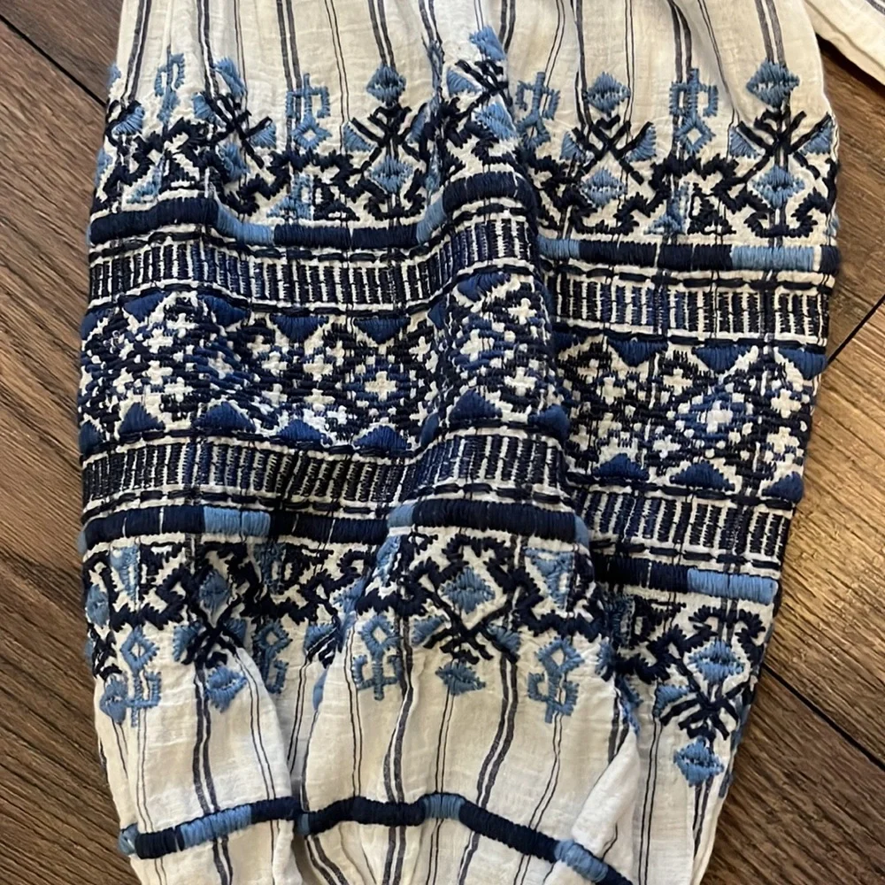 Johnny Was embroidered top size small. - Picture 10 of 11